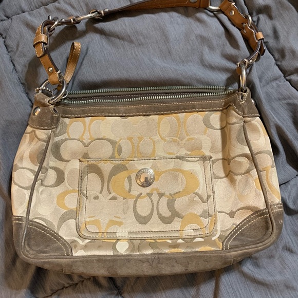 Nice Coach handbag. Small, good for necessities - Picture 1 of 7